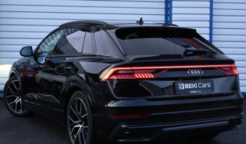 
									Audi Q8 S Line full								